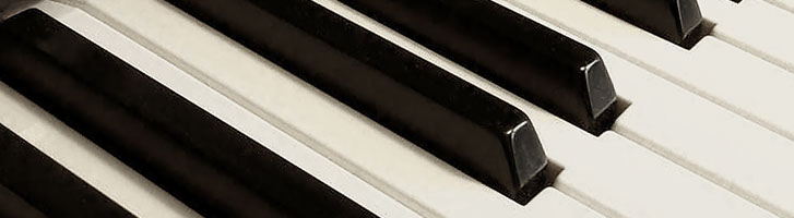 close-up photo of a piano keyboard